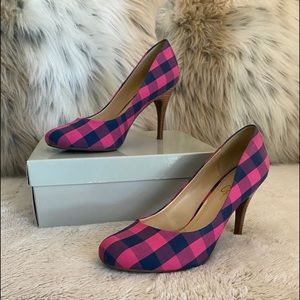 Jessica Simpson round toe heels